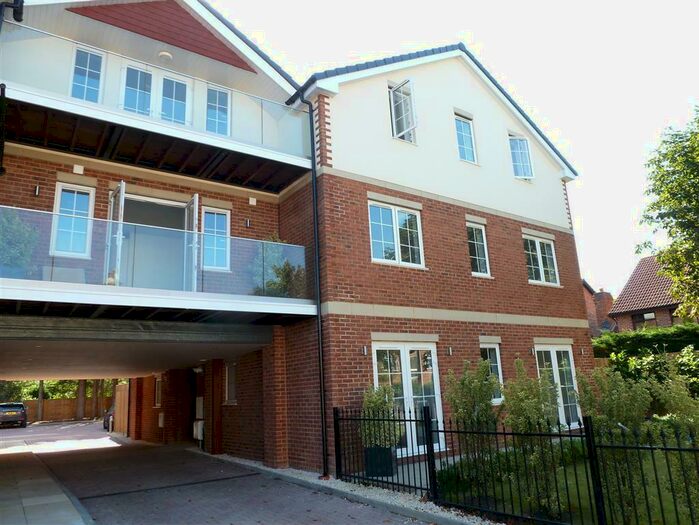 2 Bedroom Apartment To Rent In Craufurd Rise, Maidenhead, SL6