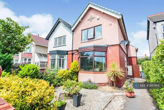 4 Bedroom Semi-Detached House To Rent In Harrowside, Blackpool, FY4