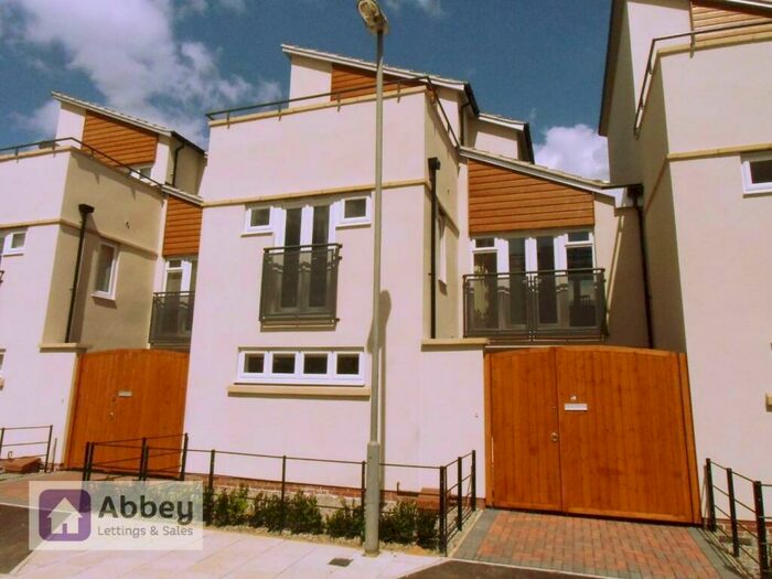 3 Bedroom House To Rent In Darnall Road, Leicester, LE2