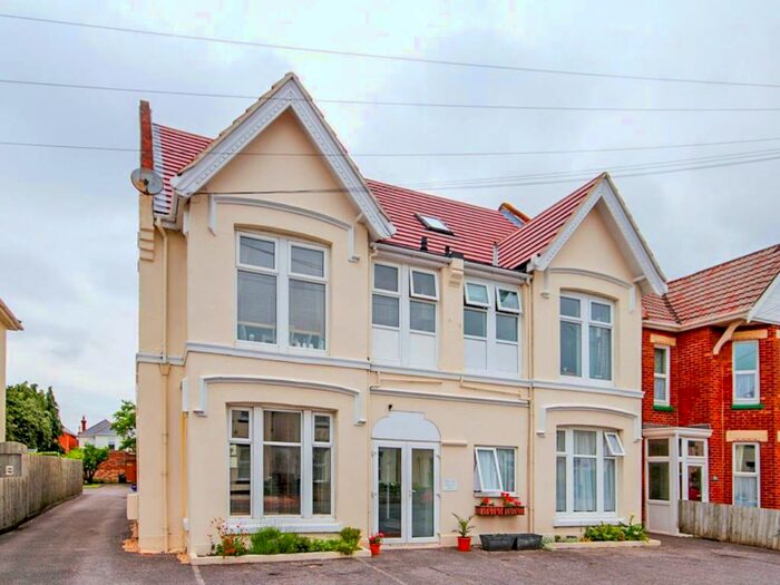 1 Bedroom Flat To Rent In Parkwood Road, Southbourne, Bournemouth, BH5