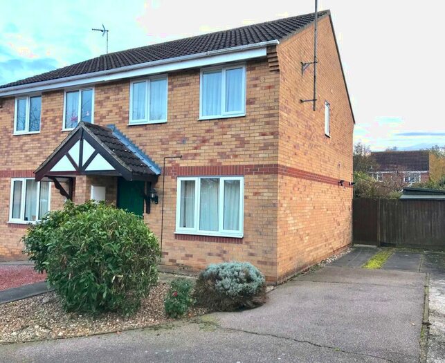 3 Bedroom End Of Terrace House To Rent In Rowan Drive, IP32