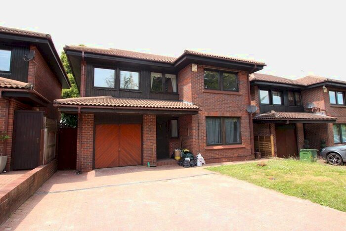 4 Bedroom Property To Rent In Sonia Close, Watford, WD19