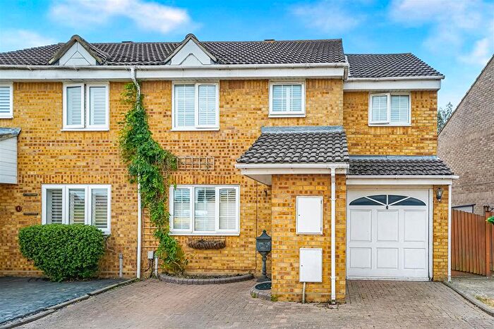 3 Bedroom Property To Rent In Pease Close, Hornchurch, RM12
