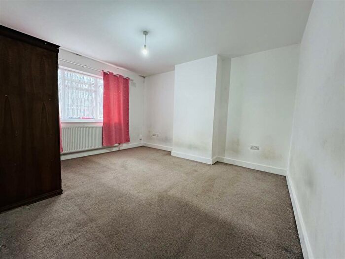 3 Bedroom End Of Terrace House For Sale In Orange Hill Road, Burnt Oak, HA8