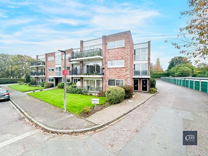 2 Bedroom Flat For Sale In Banners Gate Road, Sutton Coldfield, B73