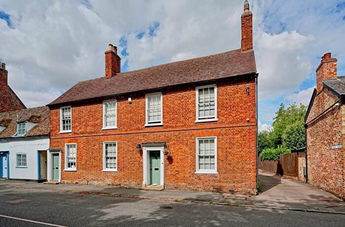 4 Bedroom Property For Sale In High Street, Buckden, Huntingdon, PE19
