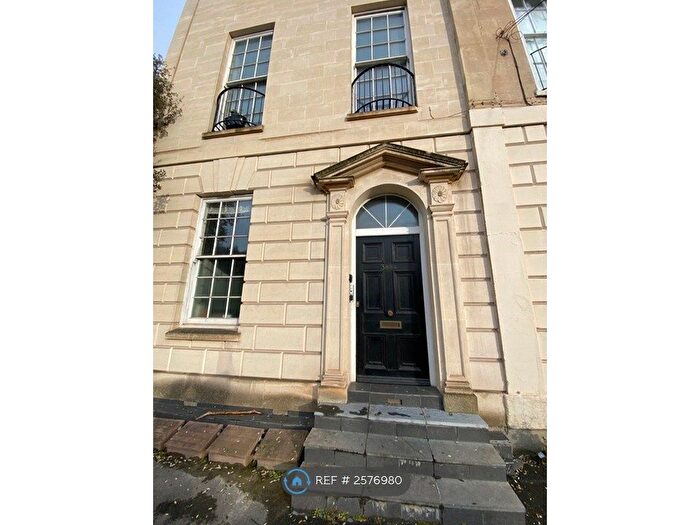 2 Bedroom Flat To Rent In Hotwell Road, Bristol, BS8