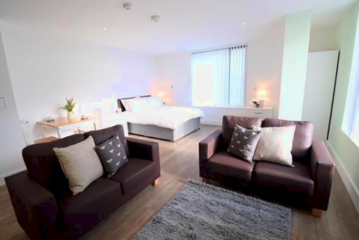 Studio To Rent In Scholes Street, Oldham, OL1