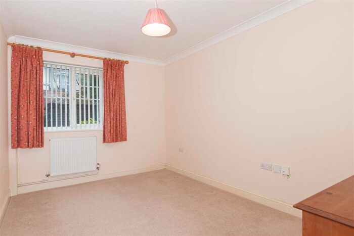 2 Bedroom Bungalow For Sale In Mill Road, Worthing, BN11