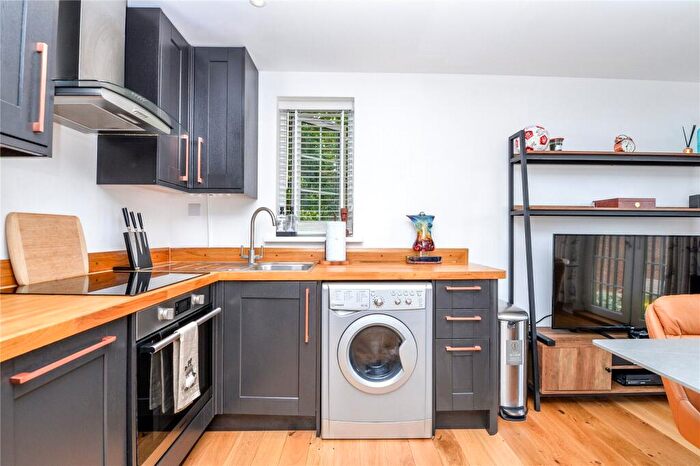 1 Bedroom Apartment For Sale In The Art House, Milford Road, Pennington, Hampshire, SO41