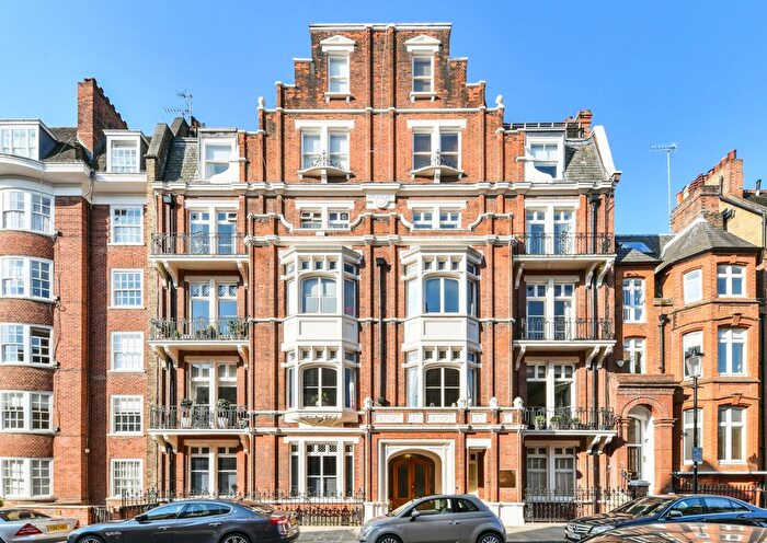 4 Bedroom Flat For Sale In Shelley Court, Tite Street, Chelsea, London, SW3