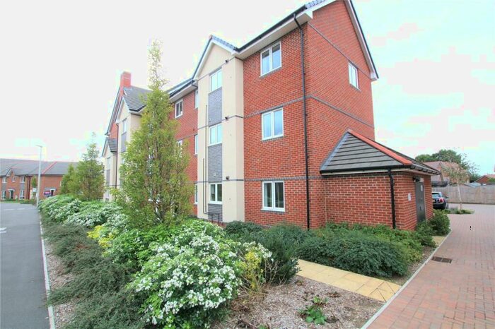 1 Bedroom Apartment To Rent In Birch House, Fullbrook Avenue, Spencers Wood, Reading, RG7
