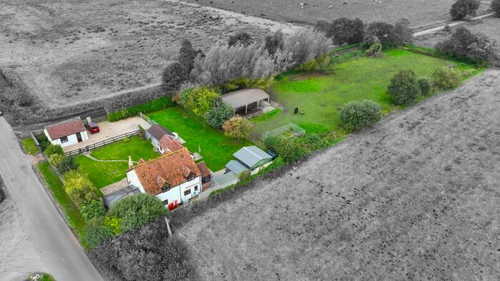 3 Bedroom Property For Sale In Edington Road, Burtle, Bridgwater, TA7