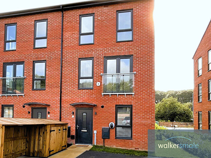 2 Bedroom Town House To Rent In Copper Beech Court, Horsforth, Leeds, LS16