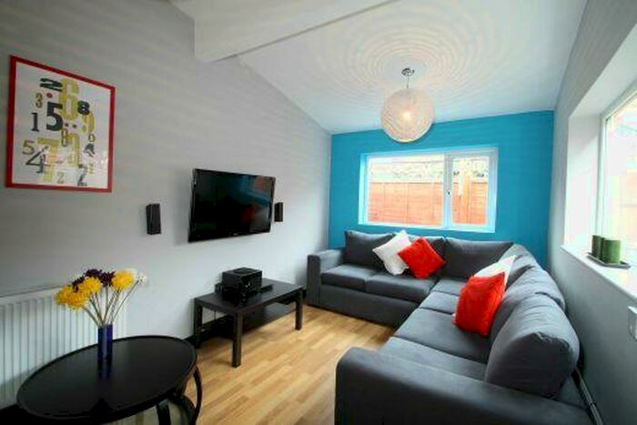 6 Bedroom Terraced House To Rent In Cawdor Road, Manchester, M14