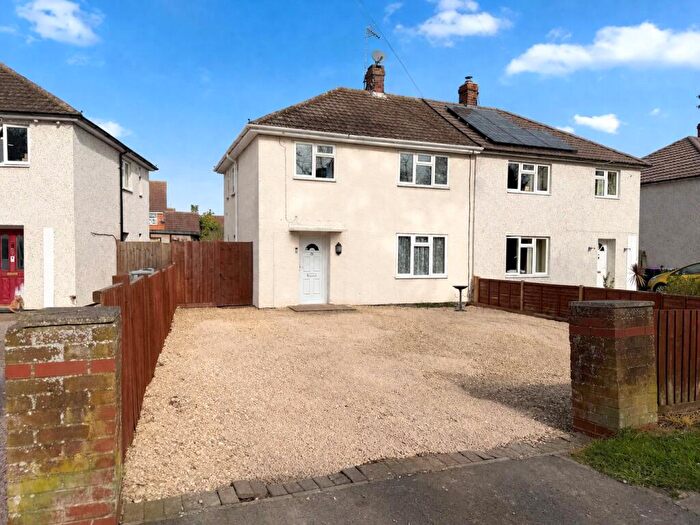 3 Bedroom Semi Detached House For Sale In West Street, Folkingham, Sleaford, Lincolnshire, NG34
