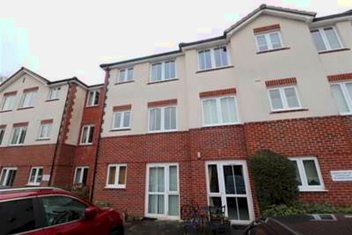 1 Bedroom Flat To Rent In Brentwood - Warley, CM14