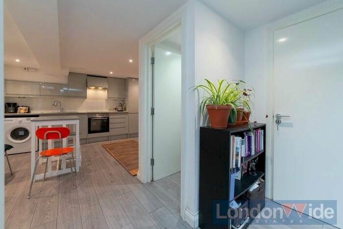 1 Bedroom Flat To Rent In Crossford Street, London, SW9