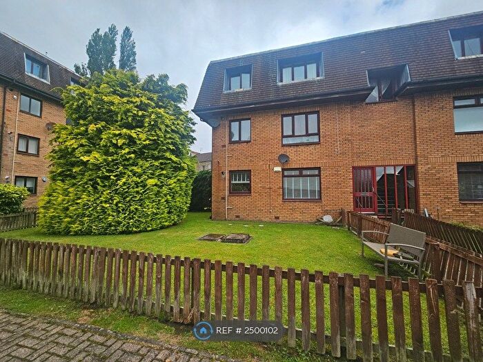 2 Bedroom Flat To Rent In Anchor Drive, Paisley, PA1