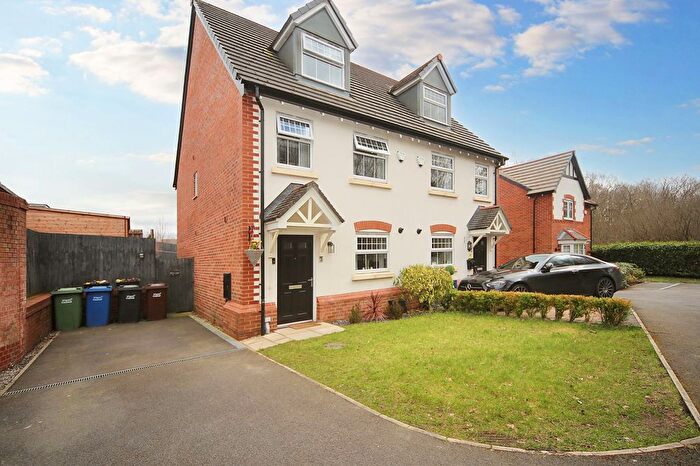 3 Bedroom Semi-Detached House For Sale In Rigby Close, WN6