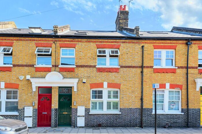 2 Bedroom Flat To Rent In Lollard Street, London, SE11