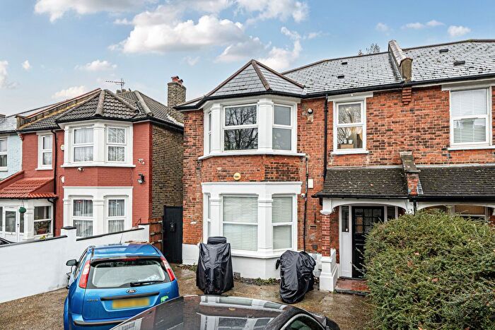 2 Bedroom Flat For Sale In Baring Road, London, SE12