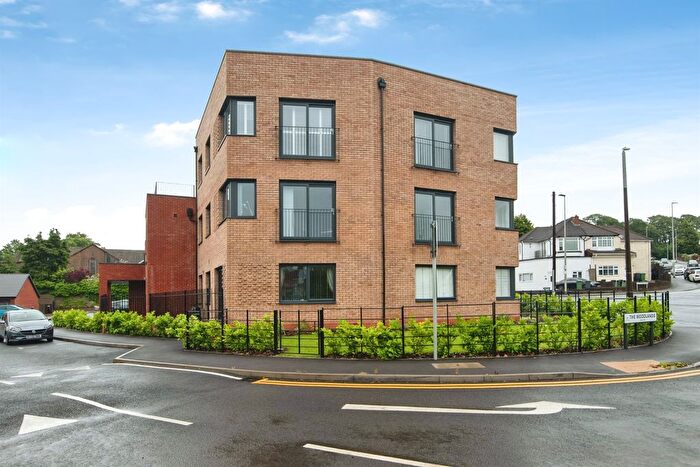 2 Bedroom Flat For Sale In The Woodlands, Oldbury, B68