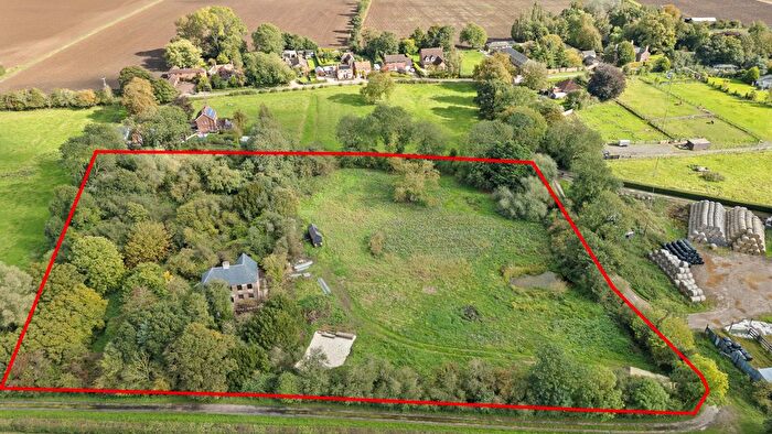 Detached House For Sale In Thorpe Road, Firsby, PE23