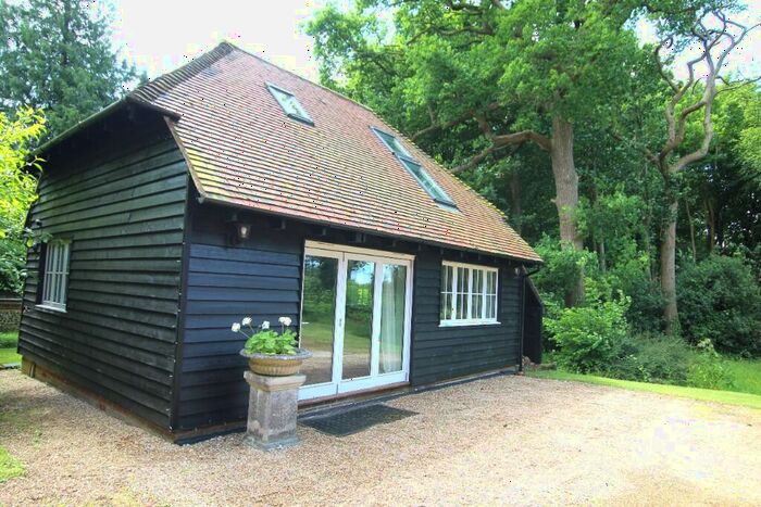 2 Bedroom Detached House To Rent In Waltham Road, CT4