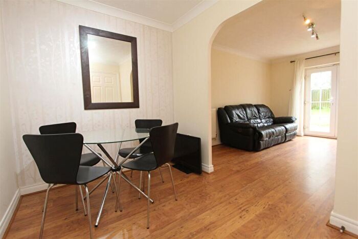 1 Bedroom Flat To Rent In Kensington Way, Leeds, LS10