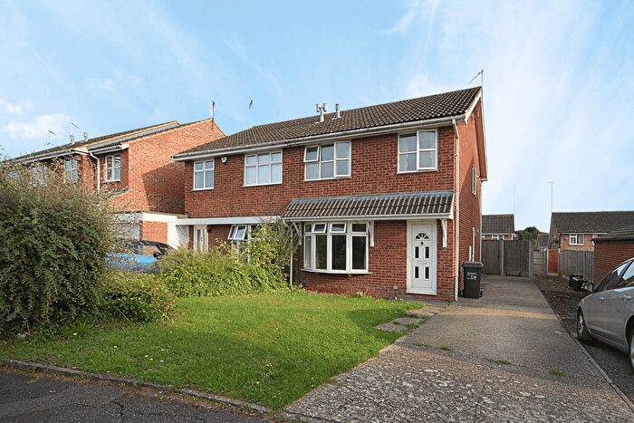 3 Bedroom Semi-Detached House For Sale In Obelisk Rise, Northampton, NN2