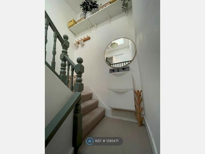 2 Bedroom Flat To Rent In Canadian Avenue, London, SE6