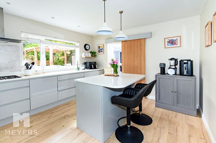 4 Bedroom Detached House For Sale In Woolsbridge Road, Ashley Heath, Ringwood, BH24
