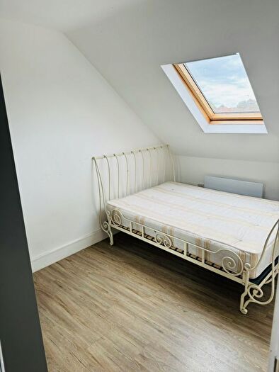 2 Bedroom Flat To Rent In Broadway Parade, Coldharbour Lane, Hayes, UB3