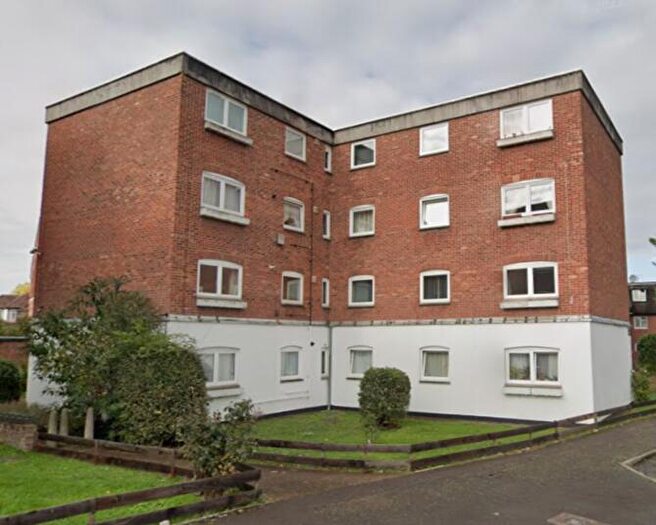 2 Bedroom Apartment To Rent In South Norwood, London, SE25