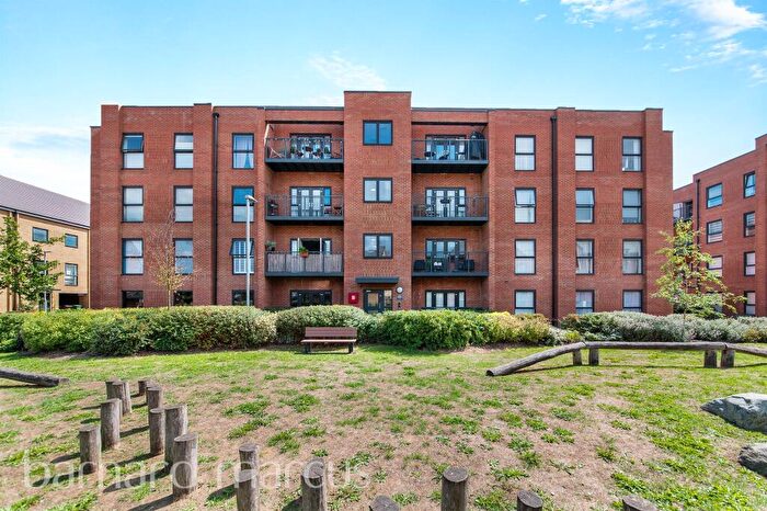 2 Bedroom Flat For Sale In Felnex Avenue, Wallington, SM6