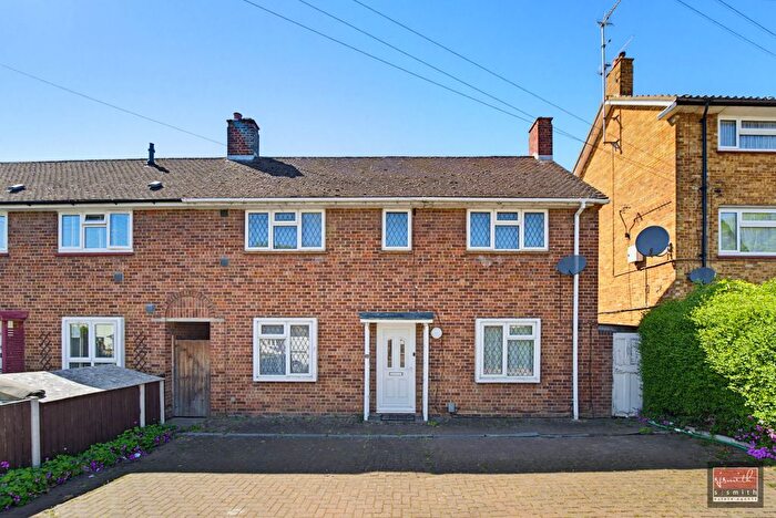 3 Bedroom End Of Terrace House For Sale In Clare Road, Stanwell, TW19