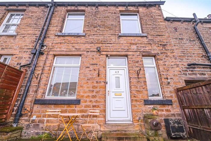 2 Bedroom Terraced House For Sale In Burn Road, Huddersfield, HD3