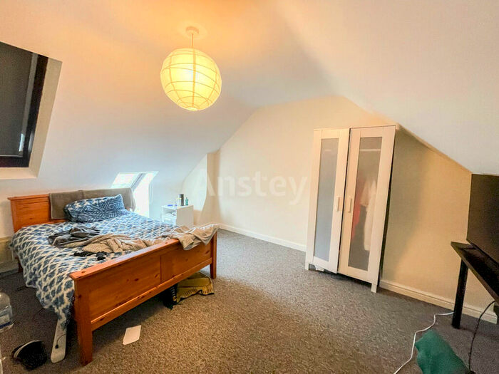 6 Bedroom Semi-Detached House To Rent In Stafford Road, Southampton, SO15