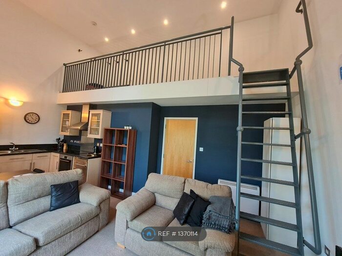 2 Bedroom Flat To Rent In Penistone House Block C, Sheffield, S3