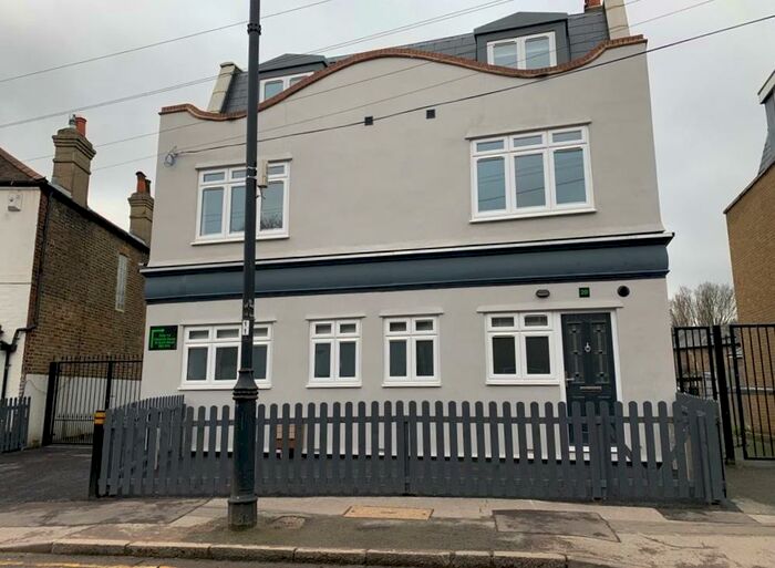 2 Bedroom Flat To Rent In Carshalton, SM5