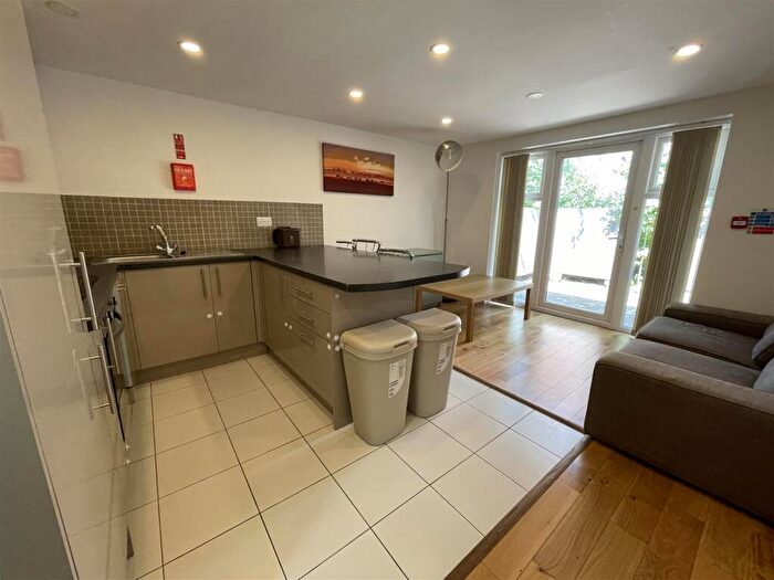 2 Bedroom Apartment To Rent In Richmond Road, Cardiff, CF24