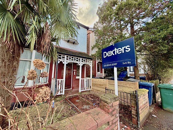 2 Bedroom Flat To Rent In Graham Road, London, NW4