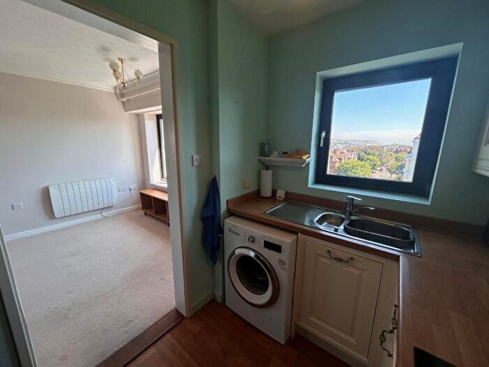 1 Bedroom Flat For Sale In Court Place, Castle Hill Avenue, Folkestone, CT20