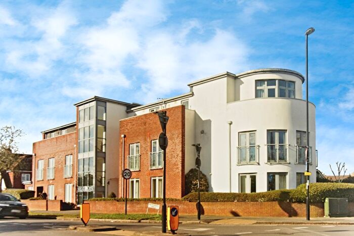 2 Bedroom Flat For Sale In Mitchley Hill, South Croydon, CR2