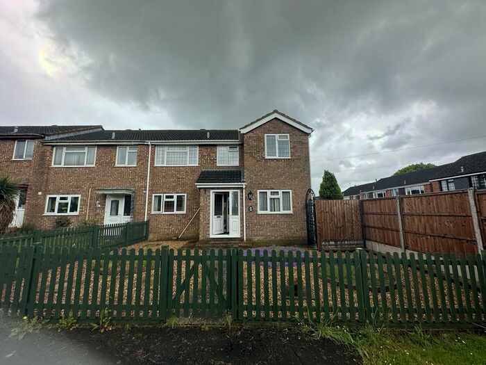 4 Bedroom End Of Terrace House To Rent In Foster Road, Wootton, MK43