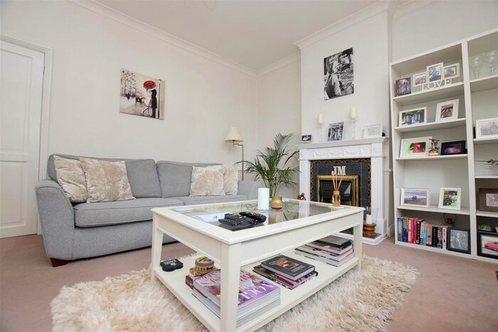 2 Bedroom Flat To Rent In Milton Road, Hampton, TW12