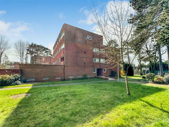 2 Bedroom Flat To Rent In Stewart Road, Harpenden, AL5