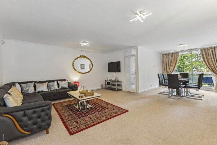 2 Bedroom Apartment To Rent In Stonegrove Edgware, HA8