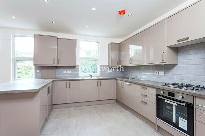 2 Bedroom Apartment To Rent In Elmcroft Crescent, London, NW11